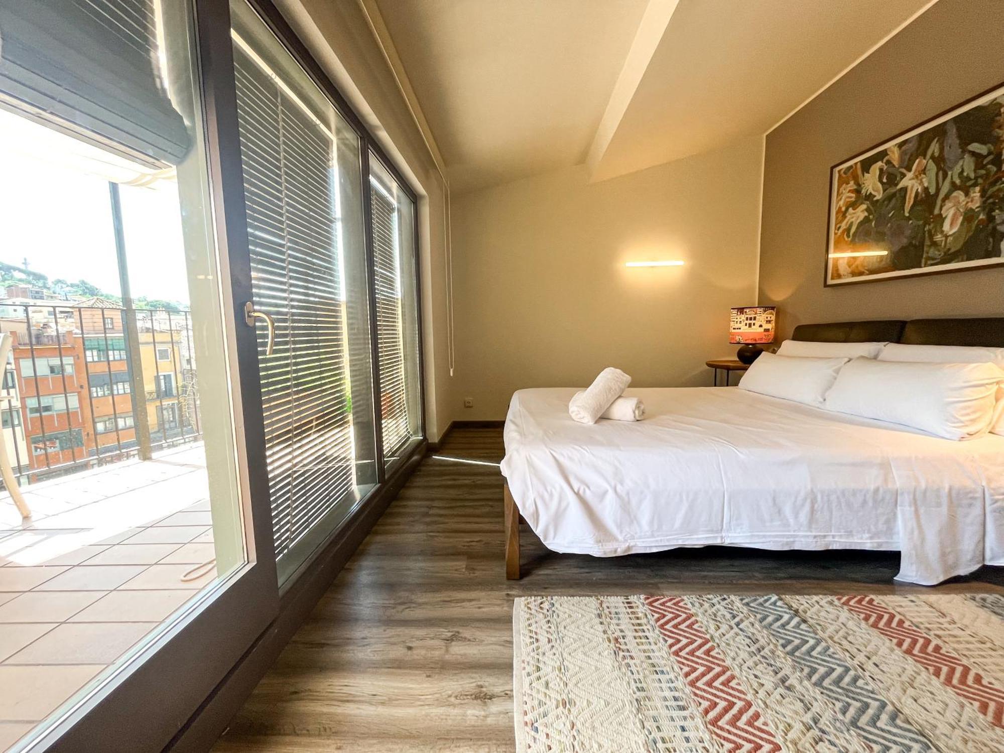 Sleep & Stay Luxury Top Floor Apt With Terrace Χιρόνα Εξωτερικό φωτογραφία